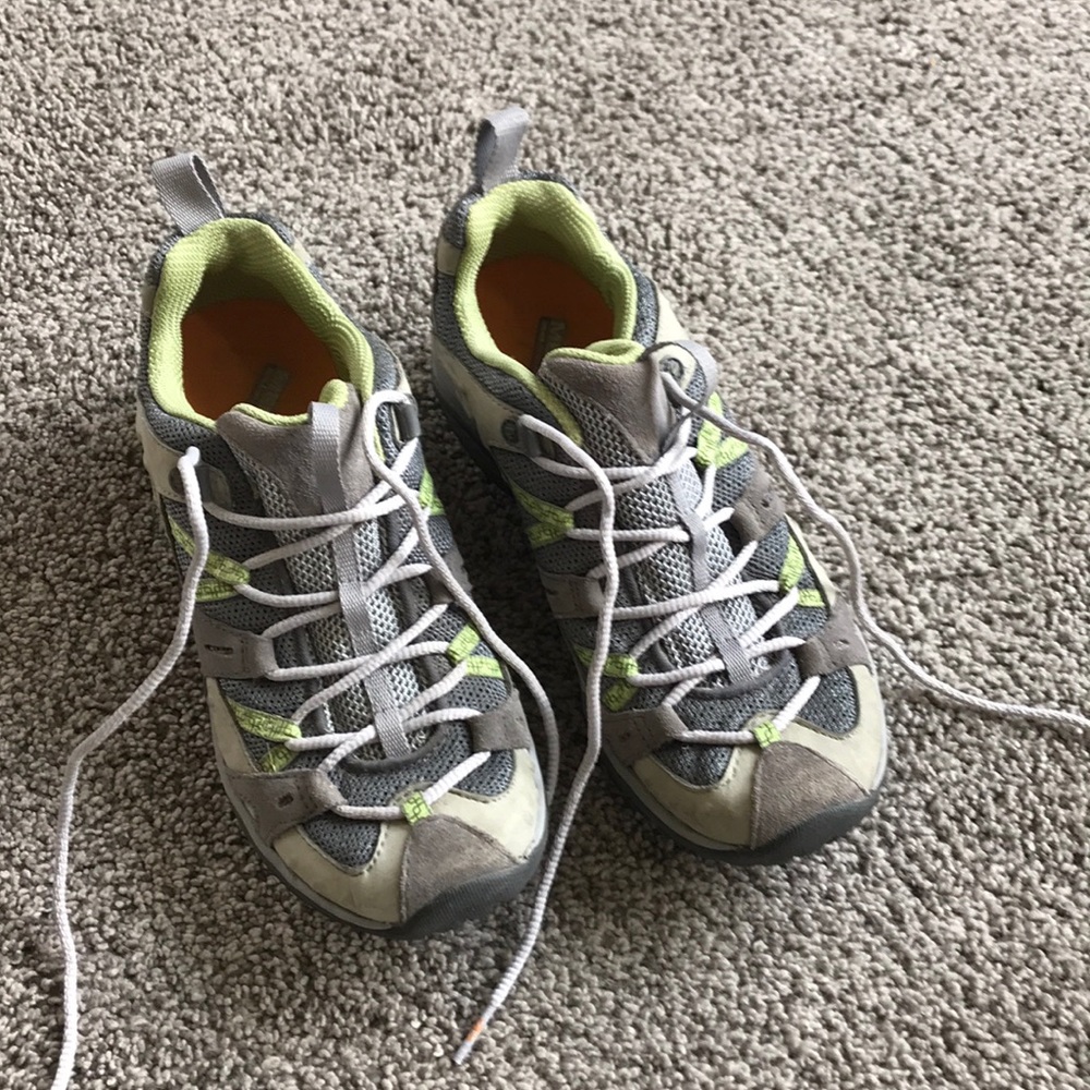 Merrell Womans Hiking Shoes 7.5